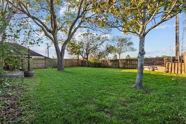 2224 Golden Sails Drive, League City, TX 77573