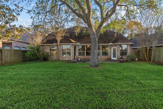 2224 Golden Sails Drive, League City, TX 77573