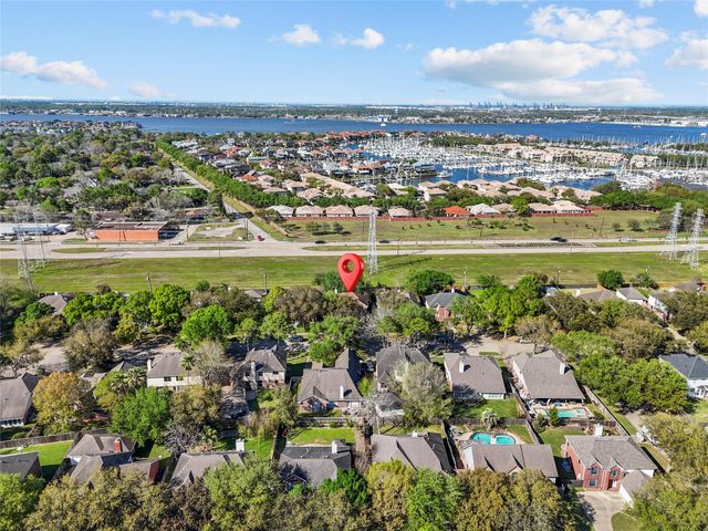 2224 Golden Sails Drive, League City, TX 77573