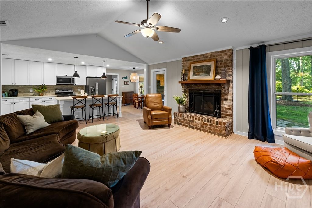 Image 11 of property listing at 100 Strathy Hall Drive, Richmond Hill, GA 31324