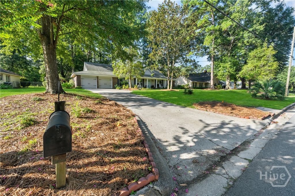 Image 32 of property listing at 100 Strathy Hall Drive, Richmond Hill, GA 31324