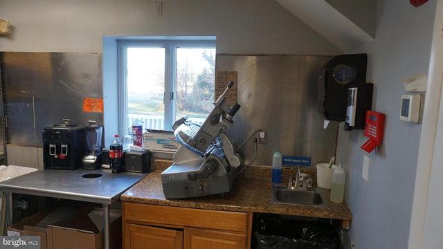 1687 N DELSEA DR, Vineland, NJ 08360