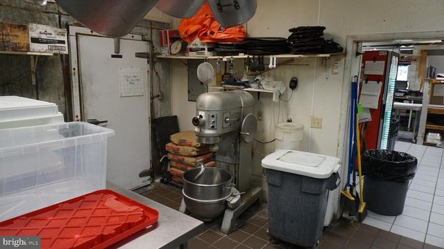 1687 N DELSEA DR, Vineland, NJ 08360