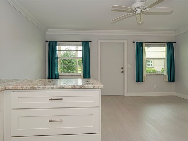 97 Springlake Drive 104, Vero Beach, FL 32962