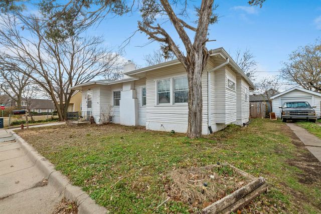 409 Houser Dr, El Dorado, KS 67042