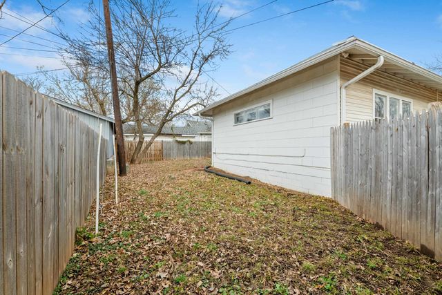 409 Houser Dr, El Dorado, KS 67042