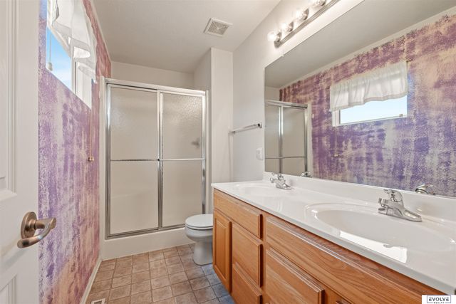 7614 Howell Street, Omaha, NE 68122