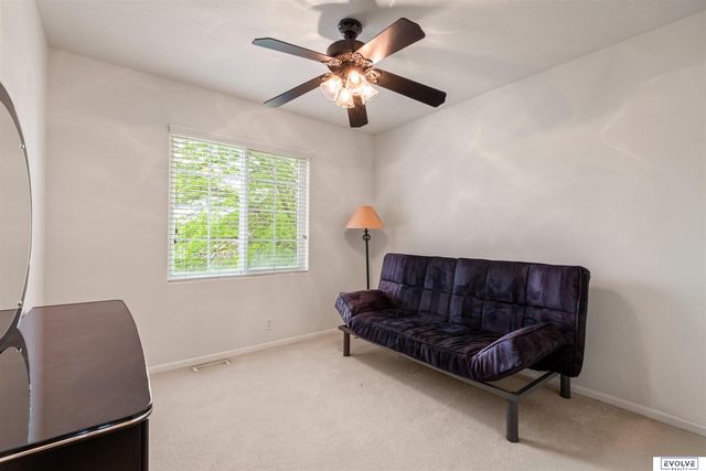 7614 Howell Street, Omaha, NE 68122