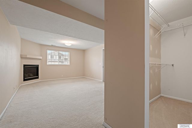 7614 Howell Street, Omaha, NE 68122