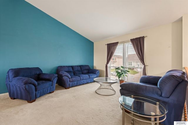 7614 Howell Street, Omaha, NE 68122