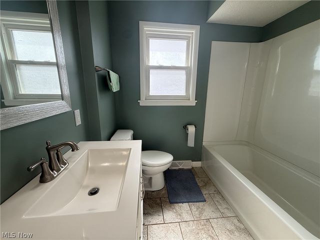 2867 Norma Street, Cuyahoga Falls, OH 44223