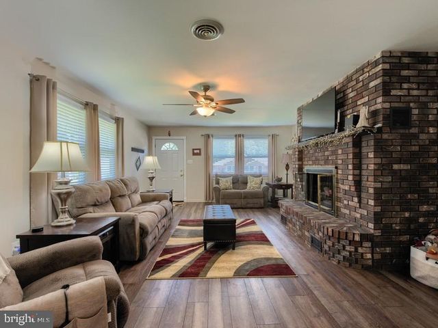 30 POPLAR AVE, Hammonton, NJ 08037