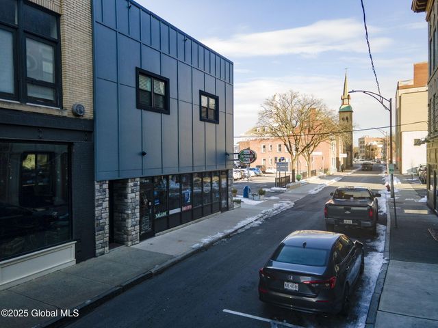 140 Clinton Street Unit 1, Schenectady, NY 12305