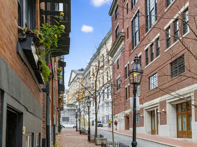 52 Temple 5, Boston, MA 02114