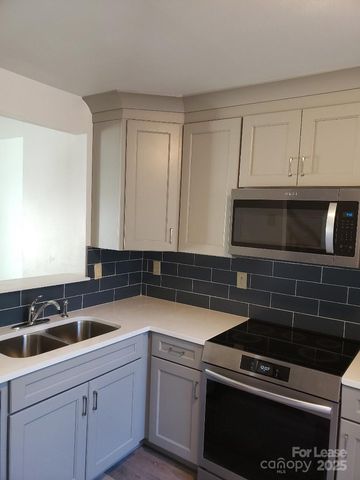 2830 Hosta Drive, Charlotte, NC 28269