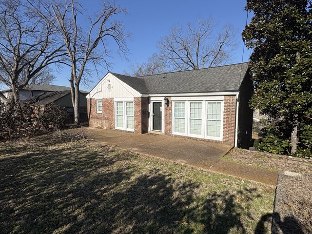3300 Overlook Dr, Nashville, TN 37212