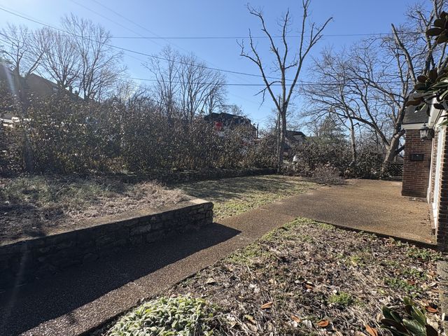 3300 Overlook Dr, Nashville, TN 37212