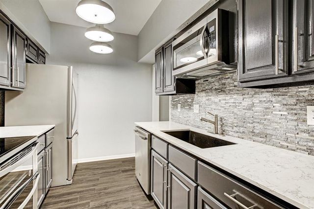 2400 N Braeswood Boulevard 120, Houston, TX 77030