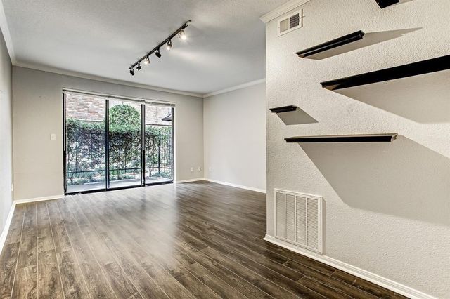 2400 N Braeswood Boulevard 120, Houston, TX 77030