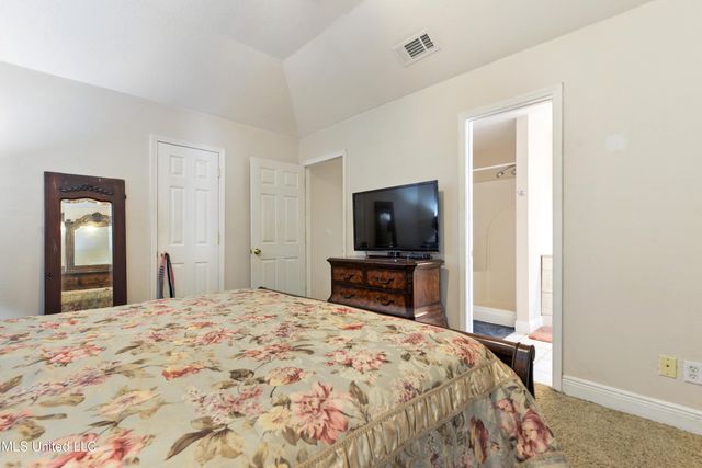 612 Oak Street, Ocean Springs, MS 39564