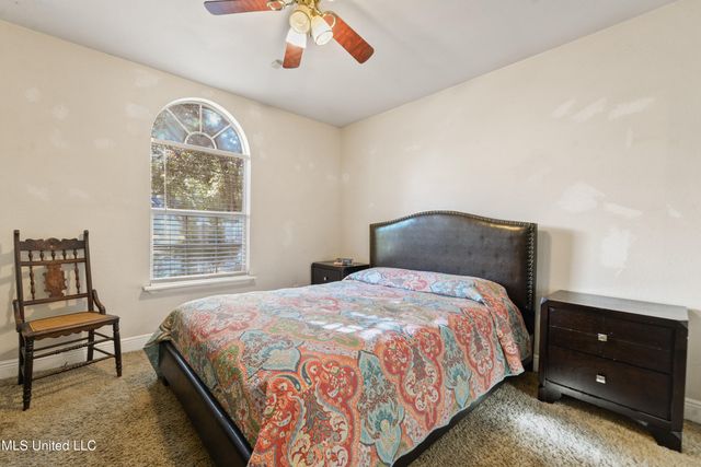 612 Oak Street, Ocean Springs, MS 39564