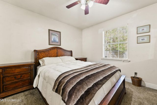 612 Oak Street, Ocean Springs, MS 39564