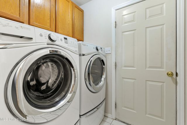 612 Oak Street, Ocean Springs, MS 39564