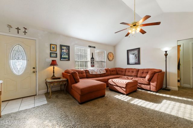 612 Oak Street, Ocean Springs, MS 39564