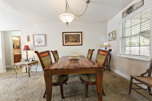 612 Oak Street, Ocean Springs, MS 39564