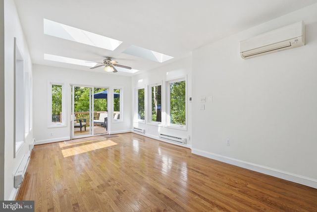 4421 VOLTA PL NW, Washington, DC 20007