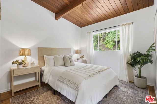 1748 Redesdale Avenue, Los Angeles, CA 90026