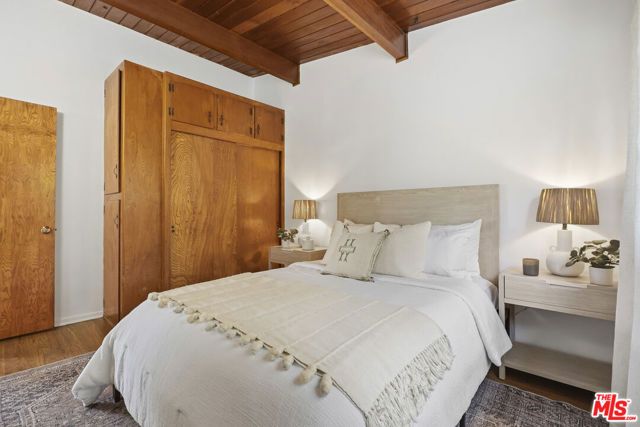 1748 Redesdale Avenue, Los Angeles, CA 90026