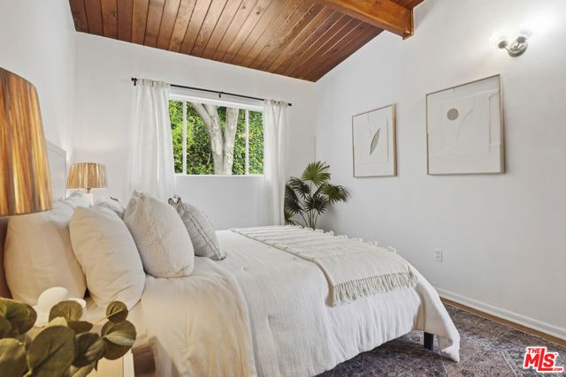 1748 Redesdale Avenue, Los Angeles, CA 90026