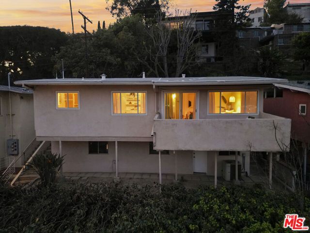 1748 Redesdale Avenue, Los Angeles, CA 90026