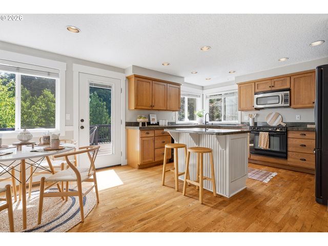 8174 Sw 181ST Ave, Beaverton, OR 97007