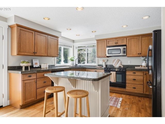 8174 Sw 181ST Ave, Beaverton, OR 97007