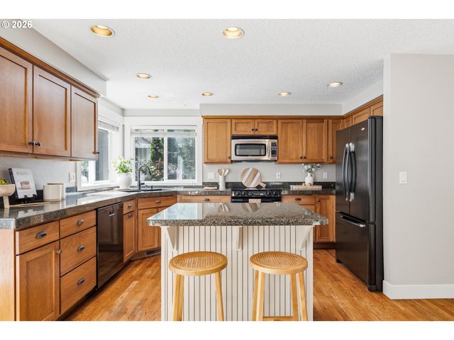8174 Sw 181ST Ave, Beaverton, OR 97007