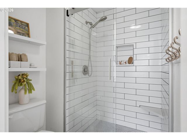 8174 Sw 181ST Ave, Beaverton, OR 97007