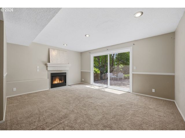 8174 Sw 181ST Ave, Beaverton, OR 97007