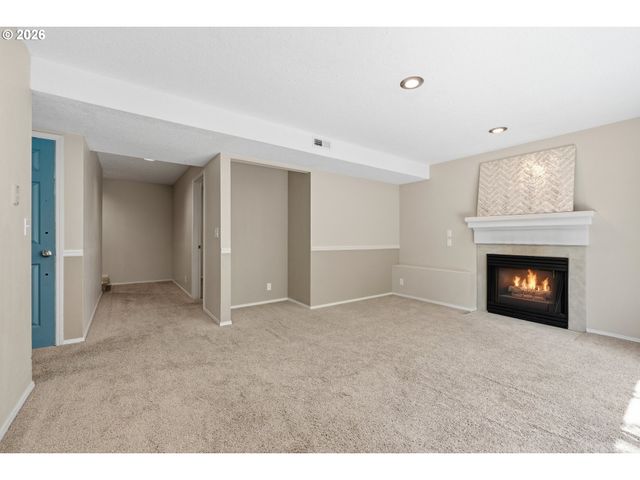 8174 Sw 181ST Ave, Beaverton, OR 97007