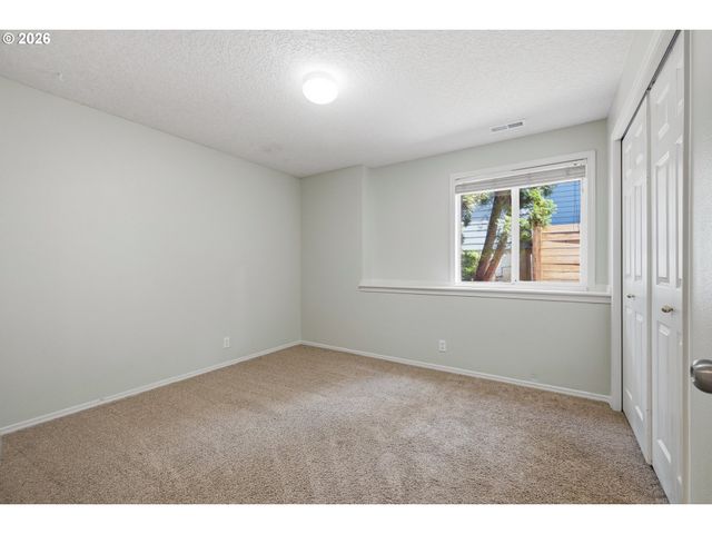 8174 Sw 181ST Ave, Beaverton, OR 97007
