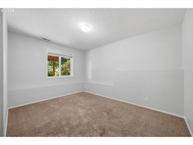 8174 Sw 181ST Ave, Beaverton, OR 97007