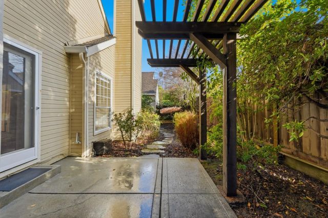 621 Charmain Circle, Mountain View, CA 94041