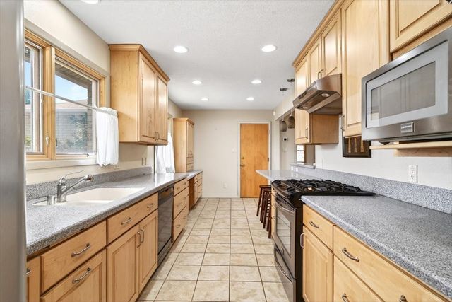 102 Fort Union, White Rock, NM 87547