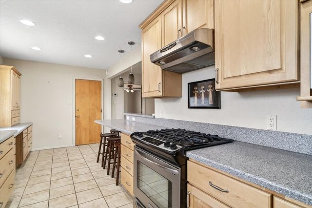 102 Fort Union, White Rock, NM 87547