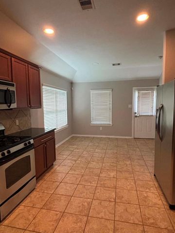 1707 Hickory Burl Lane, Conroe, TX 77301