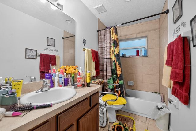 619 PINKNEY STREET, Eustis, FL 32726