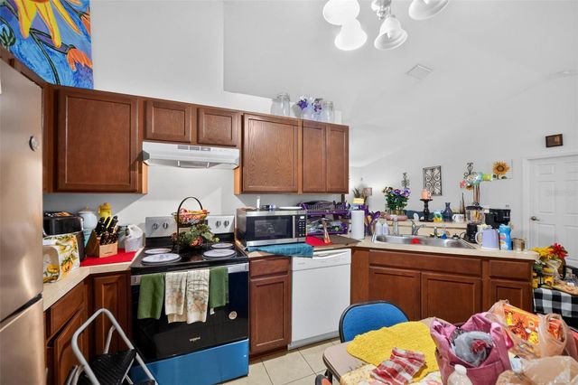 619 PINKNEY STREET, Eustis, FL 32726