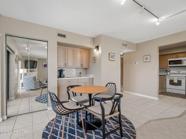 5207 S Atlantic Ave Apt 426, New Smyrna Beach, FL 32169