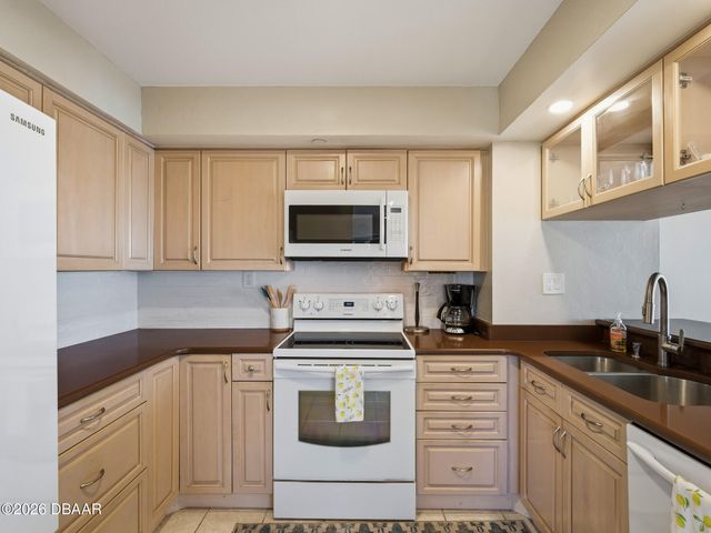 5207 S Atlantic Ave Apt 426, New Smyrna Beach, FL 32169